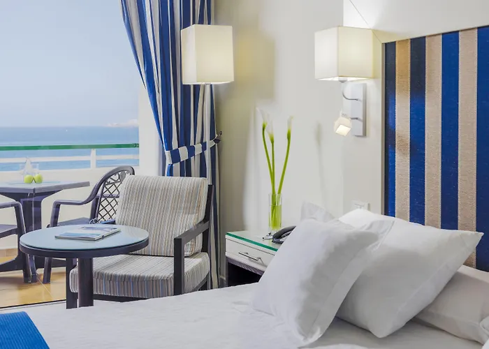 H10 Palmeras Szálloda