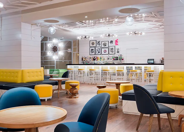 H10 Palmeras Szálloda 4*