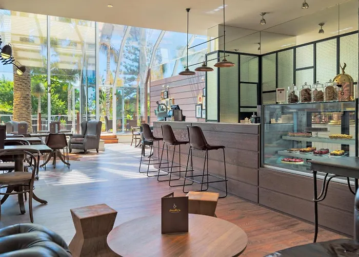 H10 Palmeras Szálloda 4*